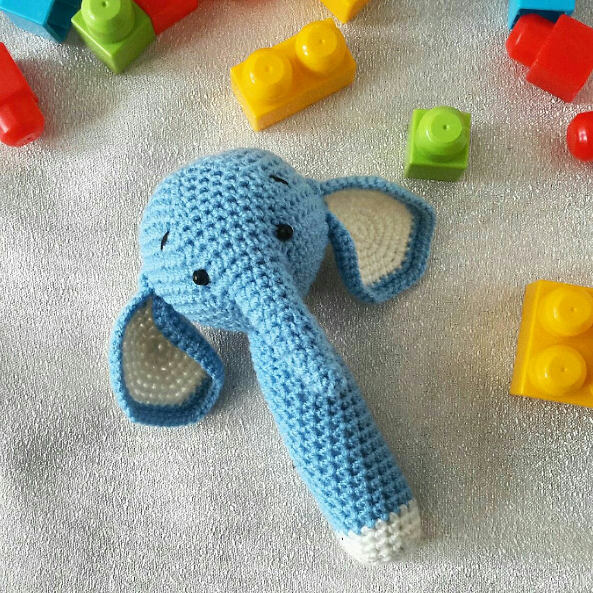 جغجغه طرح فیل دسته دراز و دسته گرد بافتنی در رنگ های آبی و صورتی دو مدل دخترانه و پسرانه