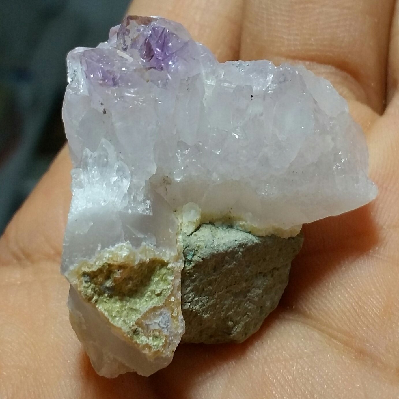 سنگ راف حبه آمتیس خاص بسیار زیبا دیدنی کاملا طبیعی شاهکار خلقت کد 9230