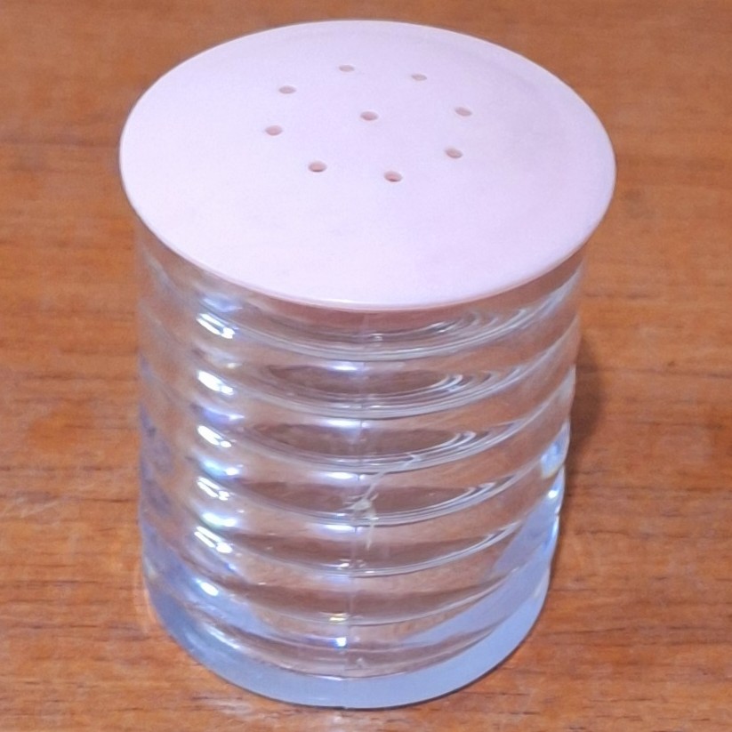 نمکدان نمکپاش  وزن 32 ا رتفاع  6سانت