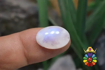 سنگ ماه رنگین کمانی(لابرادوریت سفید)