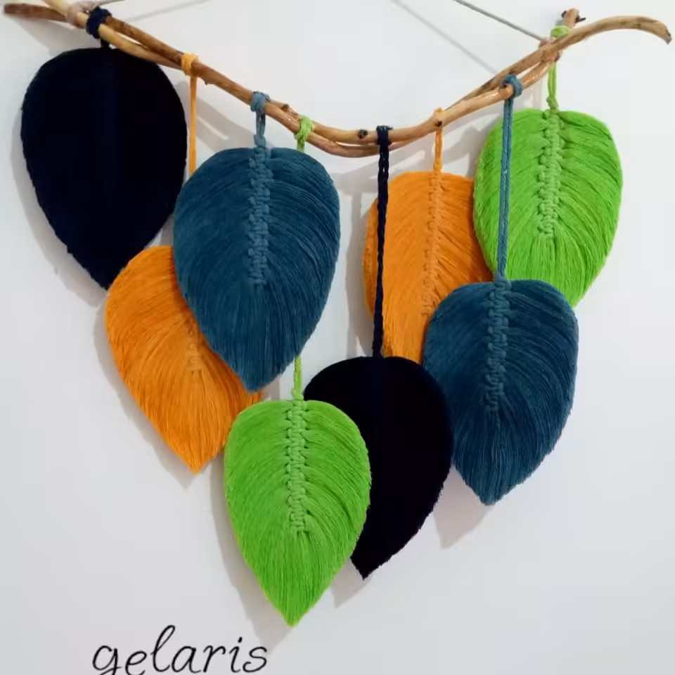 آویز 8 برگ  مکرومه 