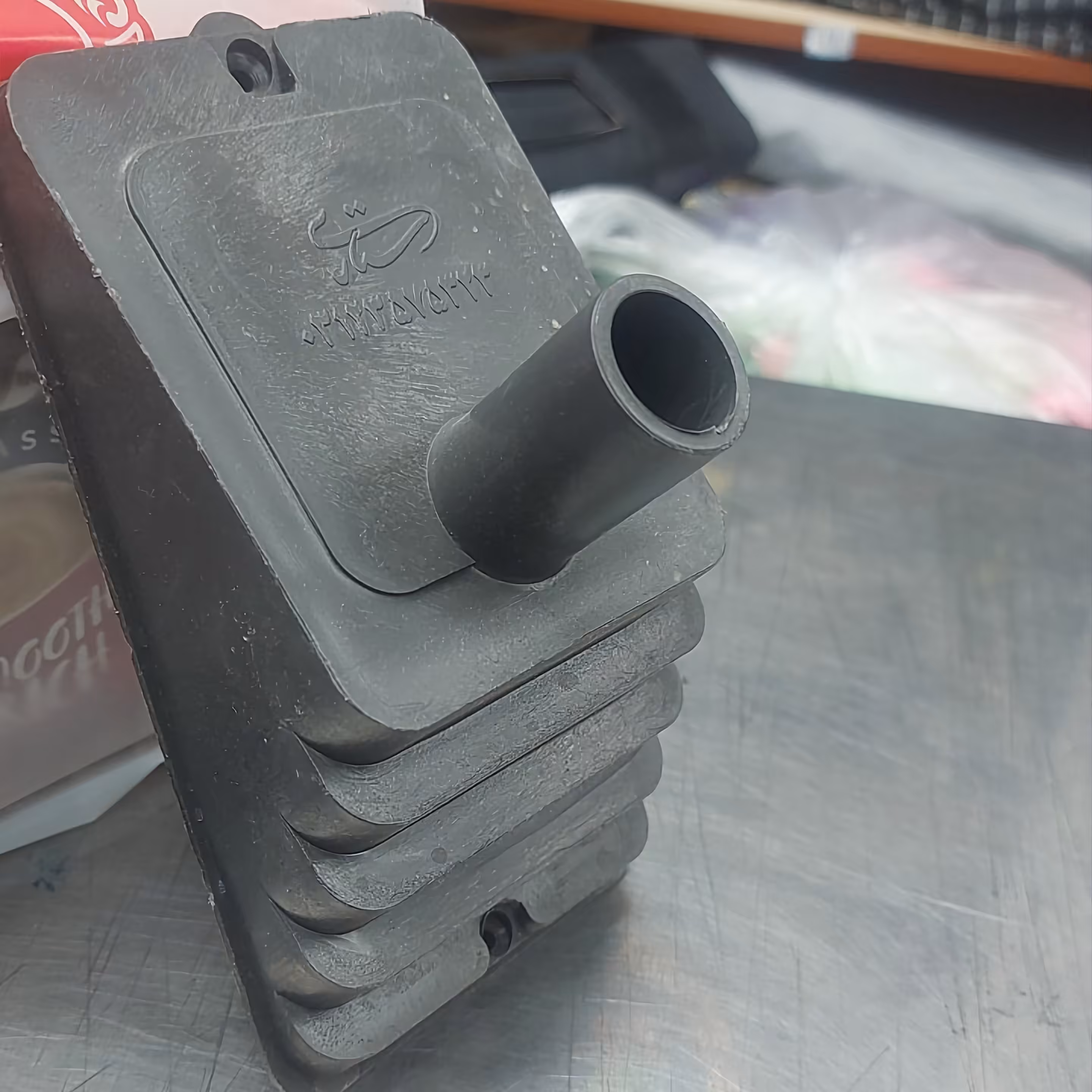 پایه پلاستیکی پرچم(جهت نصب پرچم روی دیوار)