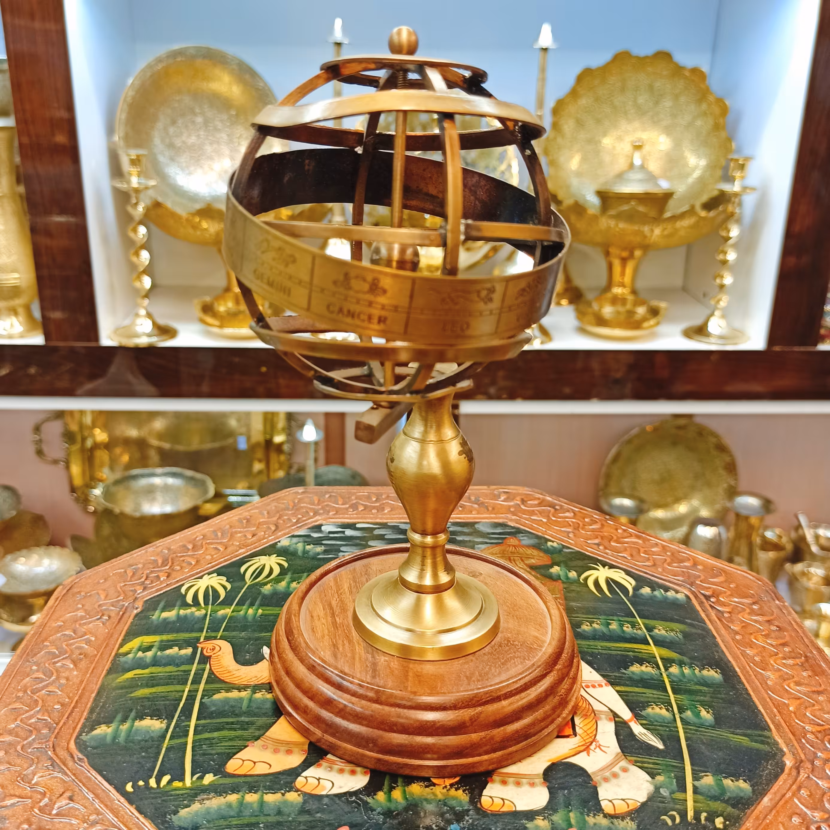 اسطرلاب کلکسیونی انگلیسی ساخته شده از برنج خالص مناسب برای دیزاین و میز کار کار خاص