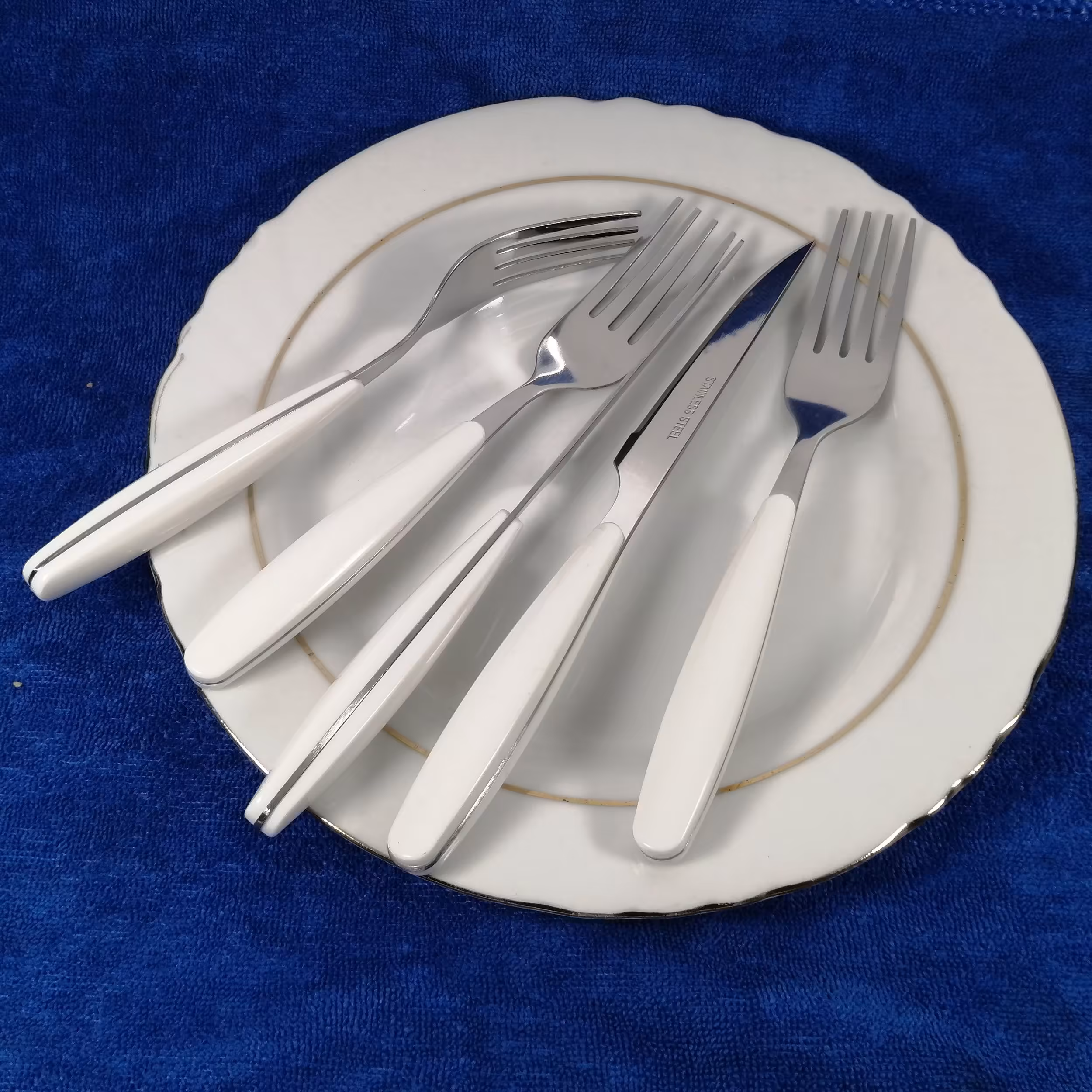 کارد و چنگال میوه خوری مدل ساده برند Vitara