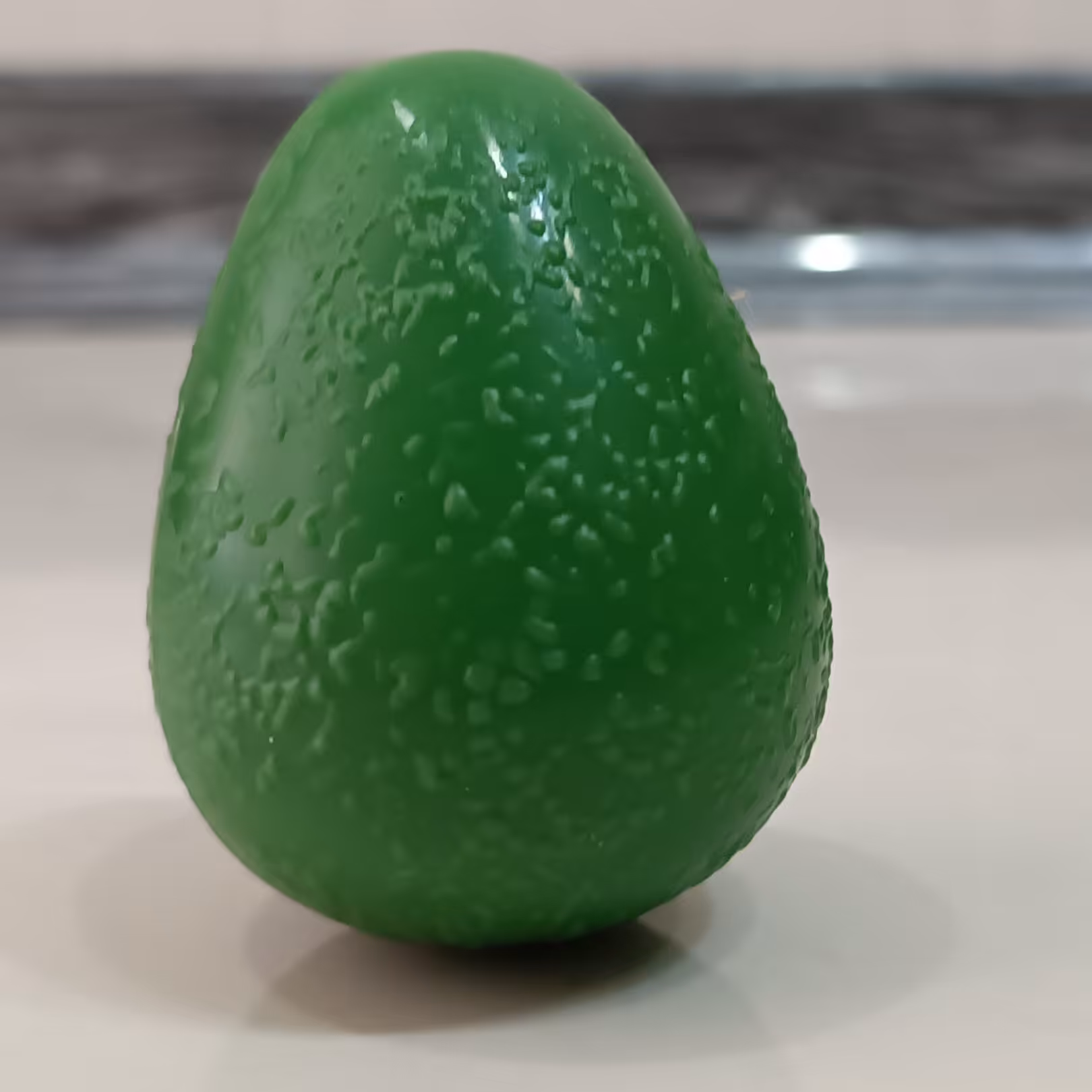 بالم لب آووکادو خیلی خوشبو 