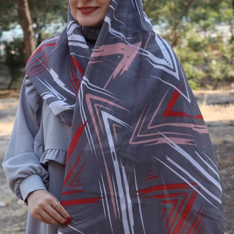 شال نخی منگوله دار طرح هندسی رنگ طوسی ارسال رایگان 