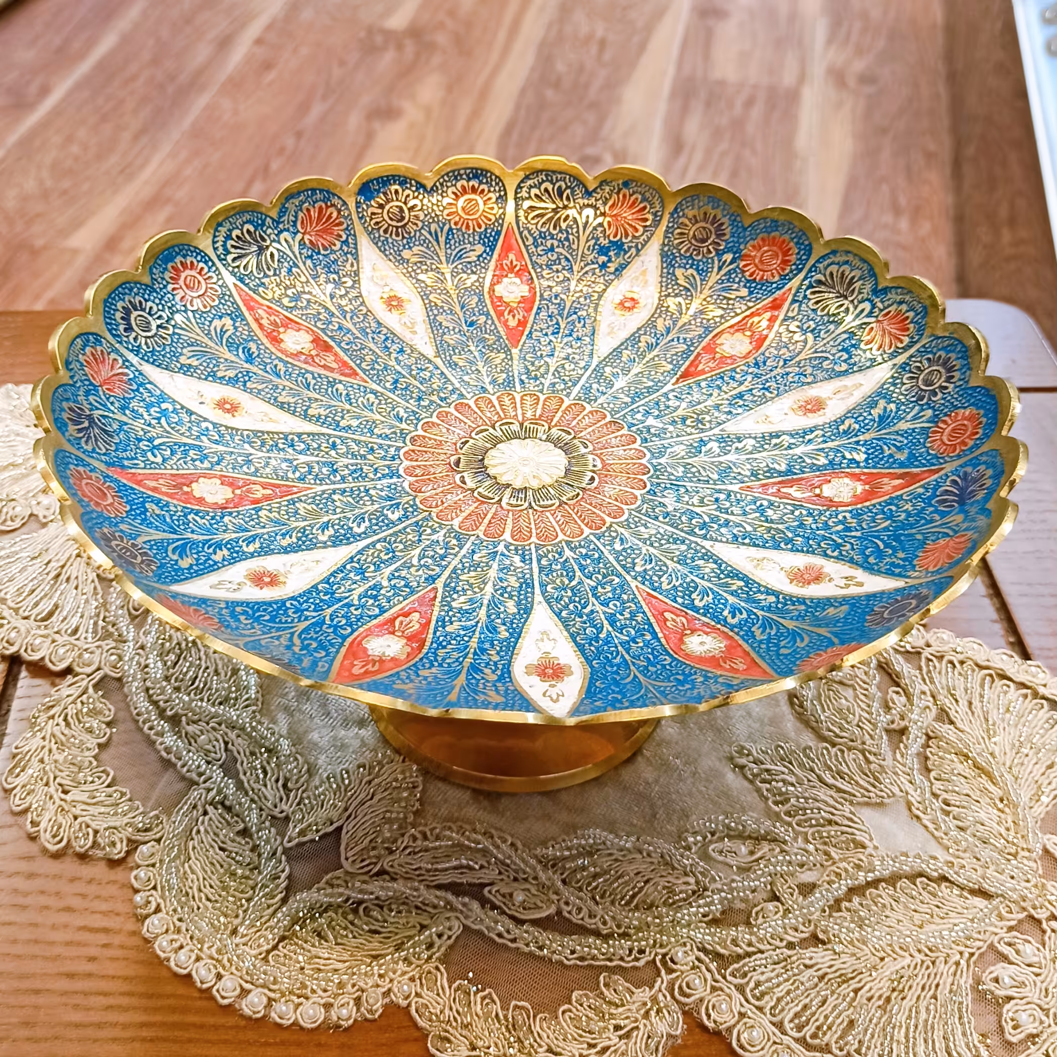 شیرینی خوری و میوه خوری  برنجی میناکاری شده رنگ فیروزه ای دومنظوره فوق العاده ریزقلم و خوش نقش پرفروش