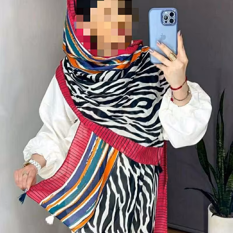 شال نخی منگوله دار 4