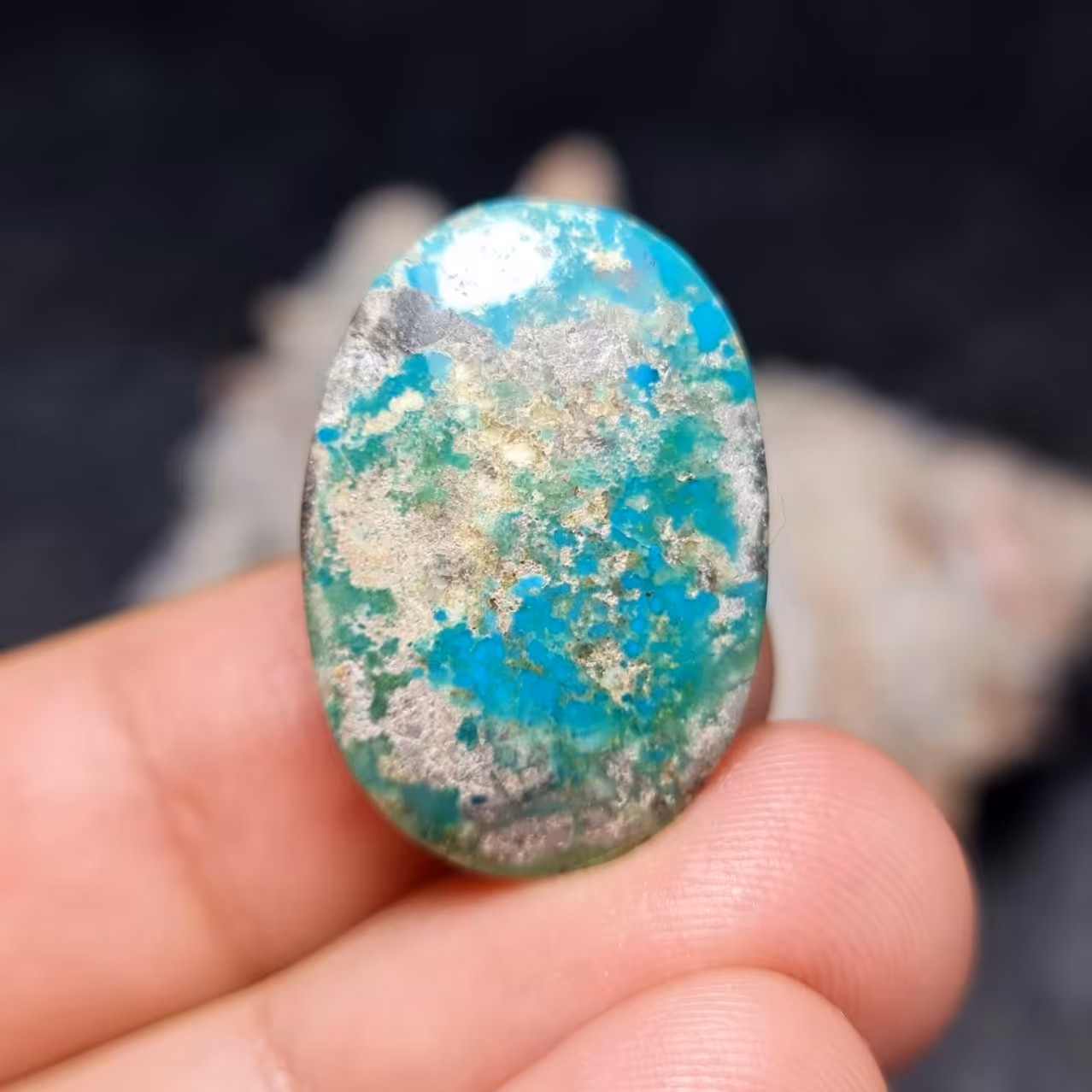 نگین درشت فوق العاده زیبای سنگ صد درصد طبیعی فیروزه اصل نیشابور 
کد  27191