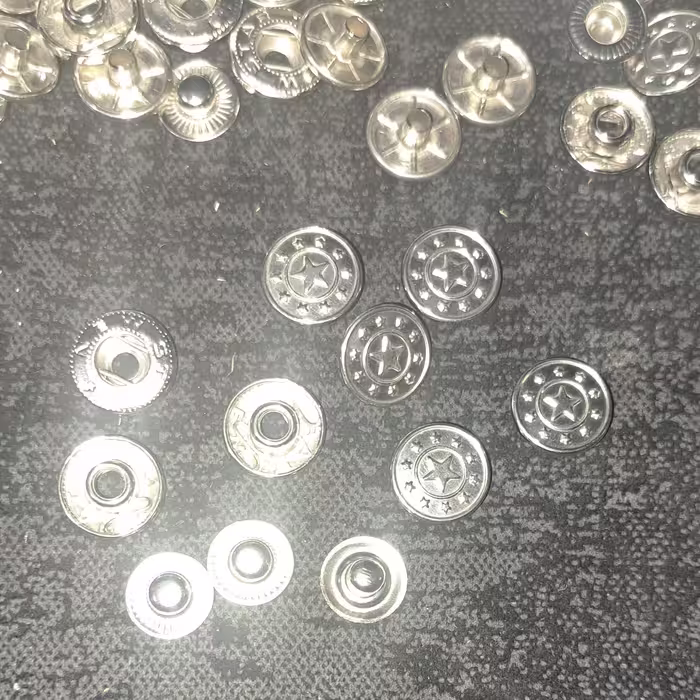 دکمه چهارپارچه الفا رنگ استیل طرح ستاره  بسته 100 عددی