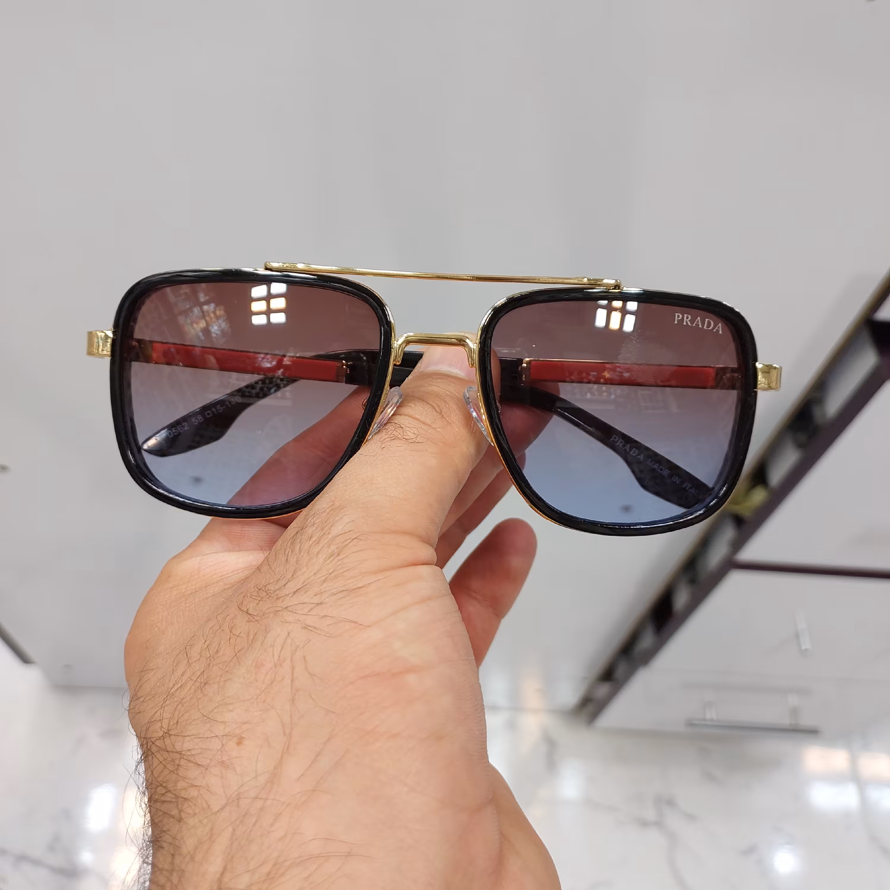 عینک آفتابی مردانه و زنانه  مدل پلیسی مارک پرادا عدسی یووی 400 استاندارد 