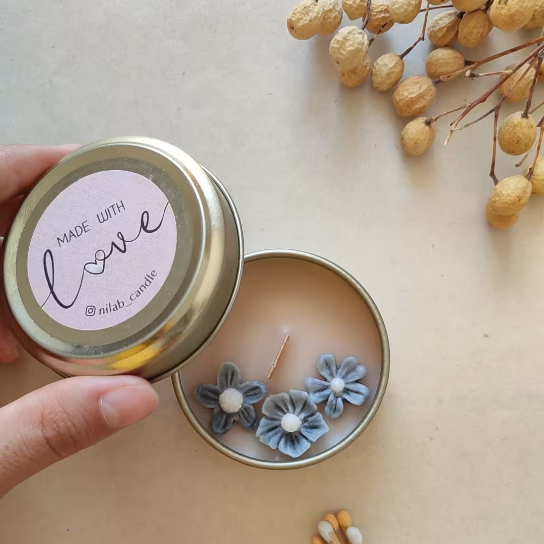 شمع قوطی فلزی دارای درب و دست ساز 