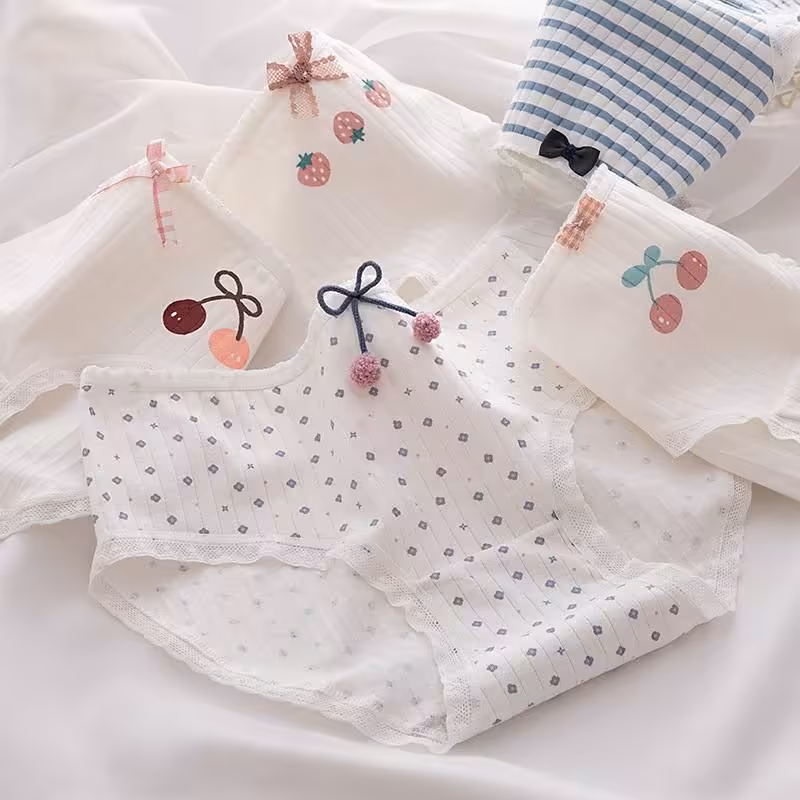 شورت عروسکی پک 3 عددی برای خانم ها و دختر خانم ها طرح توت فرنگی آلبالو