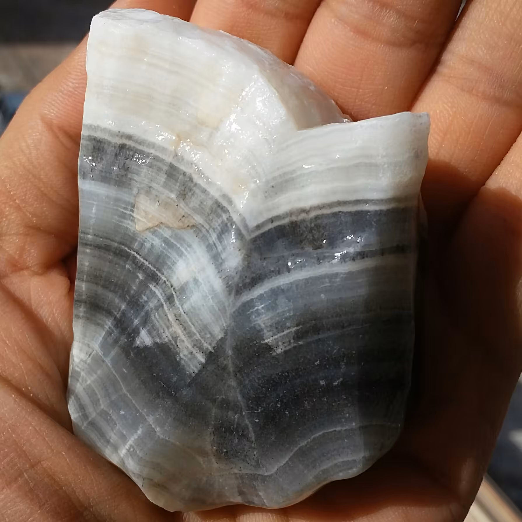 سنگ راف عقیق چند پوست 100 در 100 طبیعی  شااهکاار خلقت محشر
با قابلیت ساخت چند نگین خاص و دیدنی