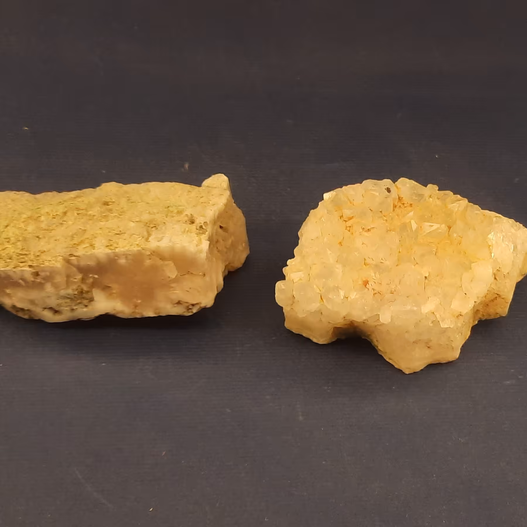 دو عدد راف سنگ کوارتز و عقیق سیلیس سایز کوچک کد سلام34 صد در صد طبیعی و مقرون به صرفه