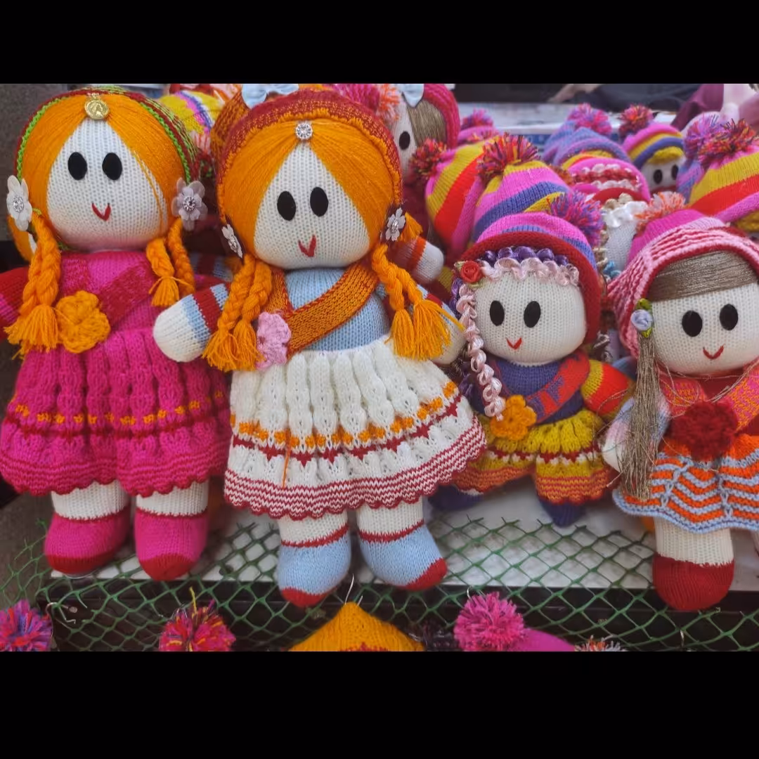 عروسک دستباف 