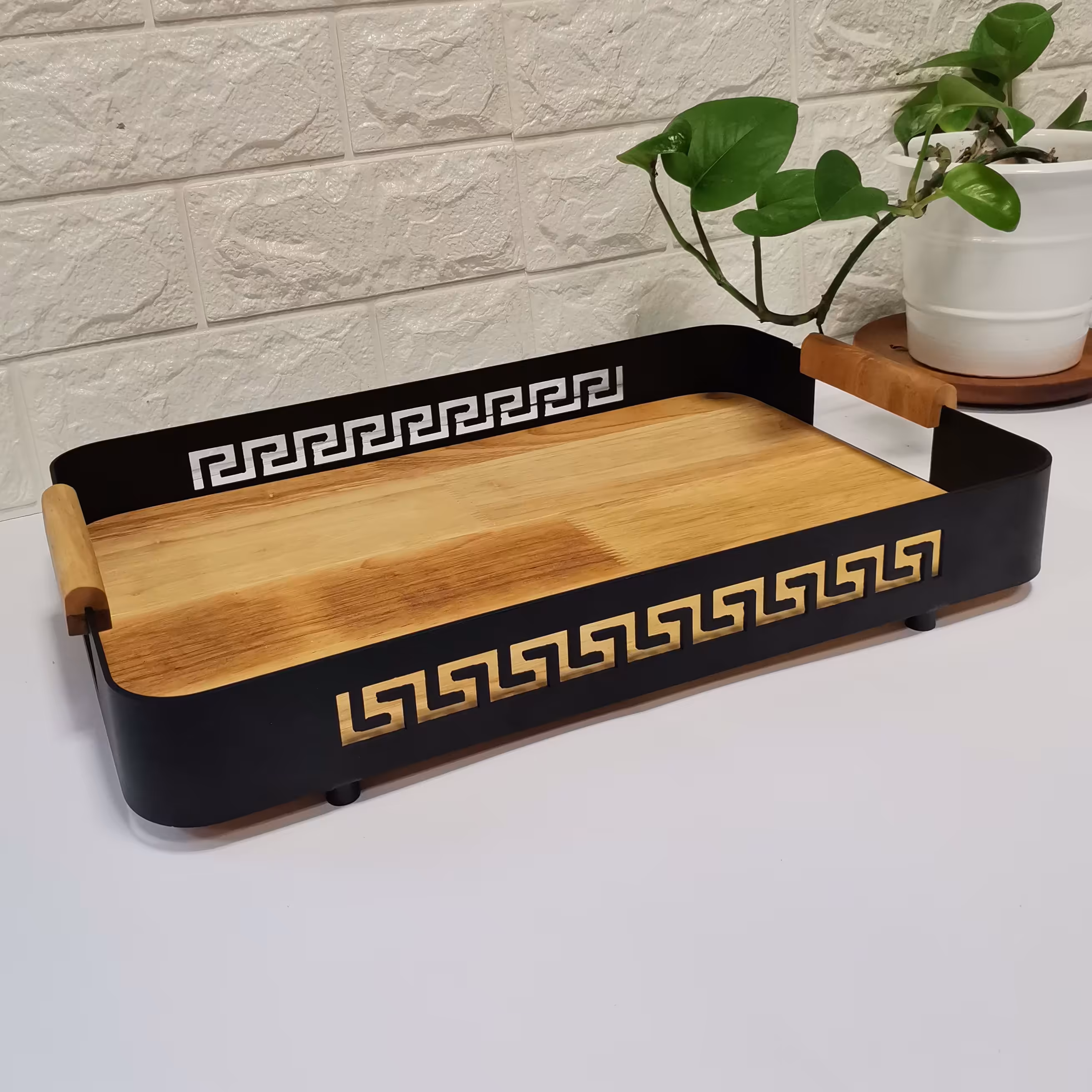 سینی پذیرایی فلزی و چوبی مدل ورساچ