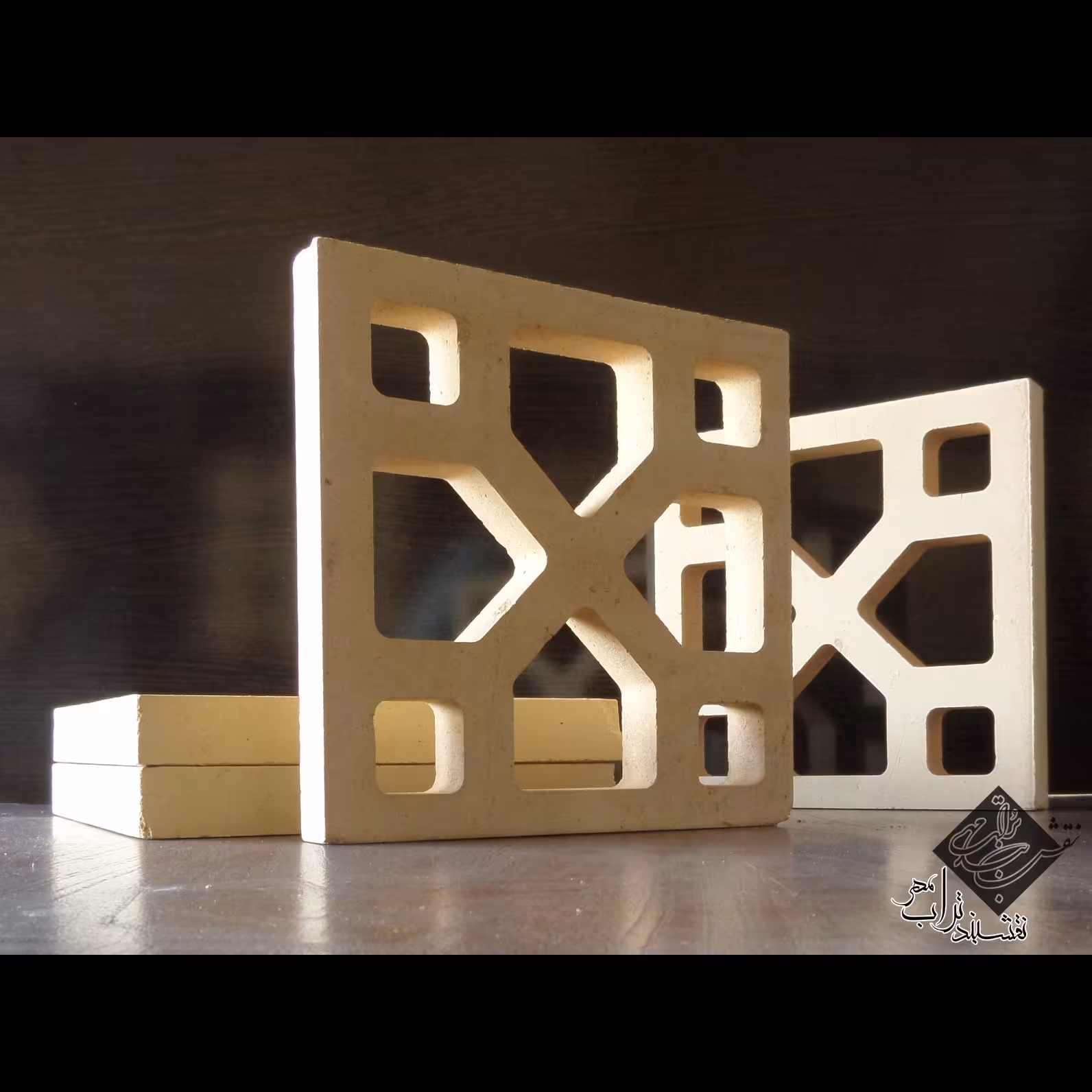 سفال مشبک (شبکه آجری) با طرح گره سنتی (گره چهارقل) بسته پنج تایی