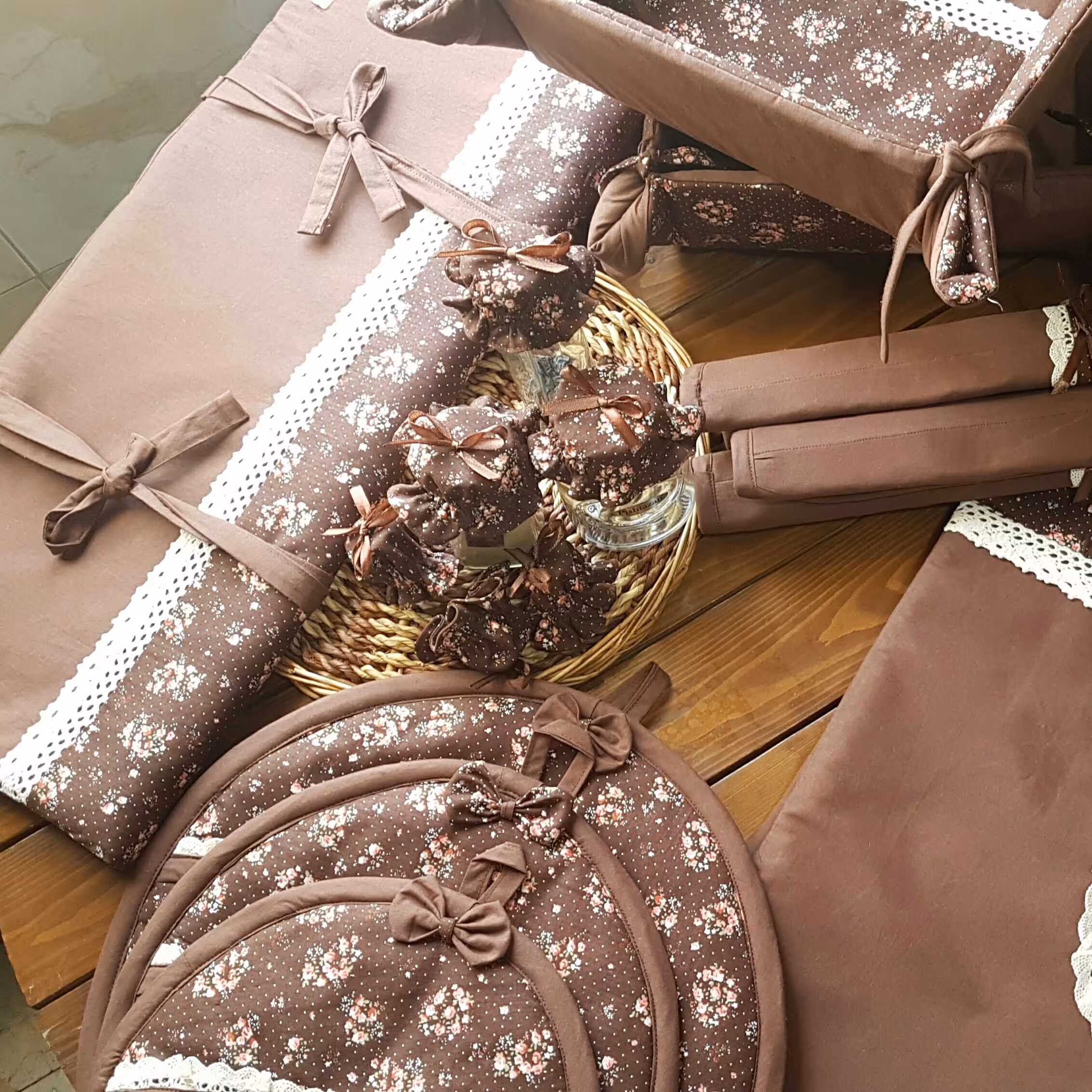 سرویس آشپزخانه قهوه ای