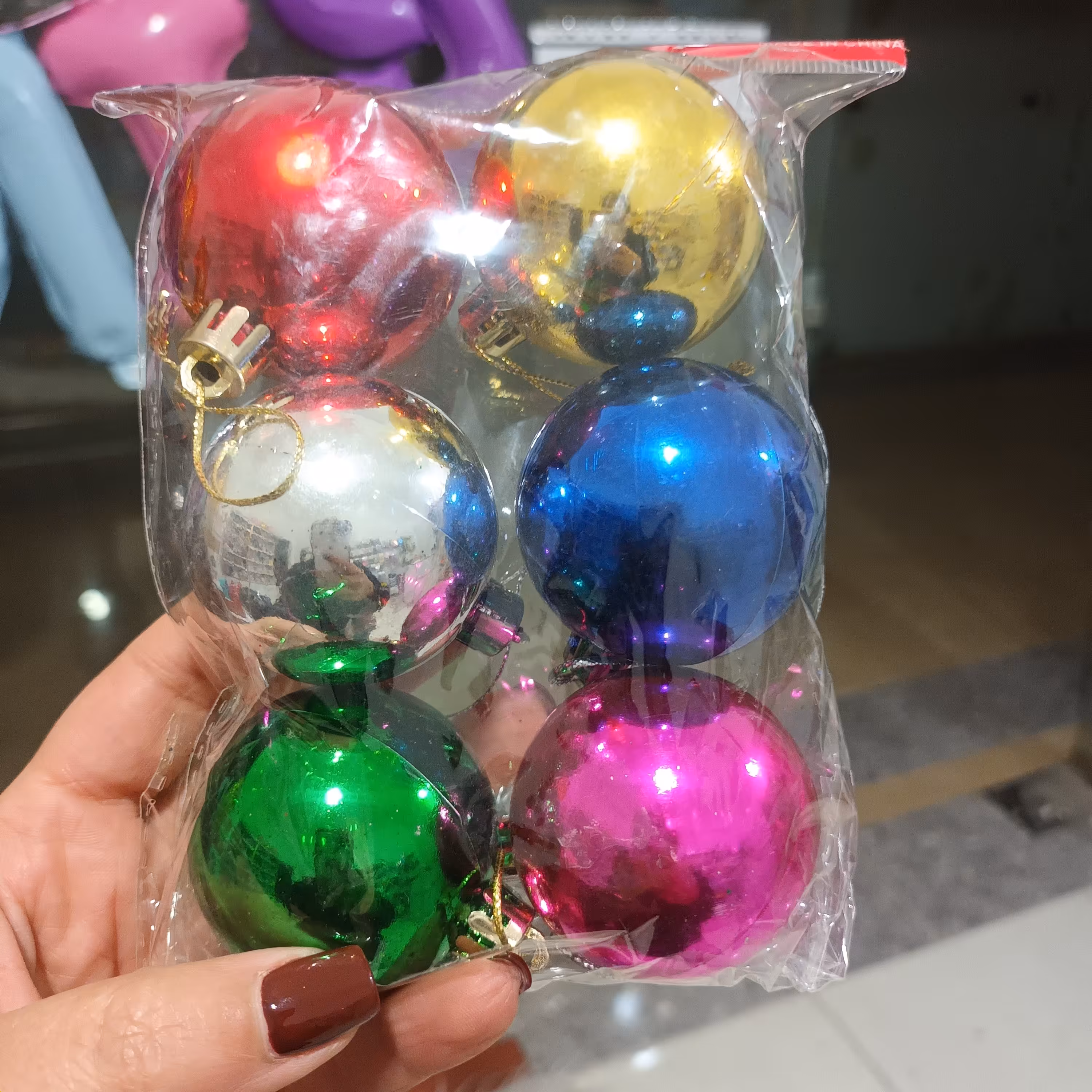 گوی رنگی مدل 1 (قیمت نوشته شده برای یک عدد میباشد)