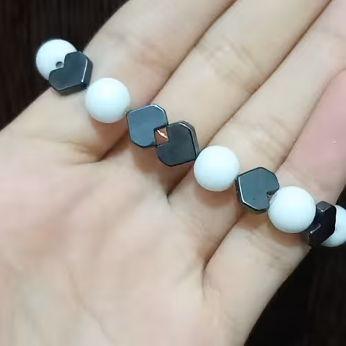 دستبند مهره ای