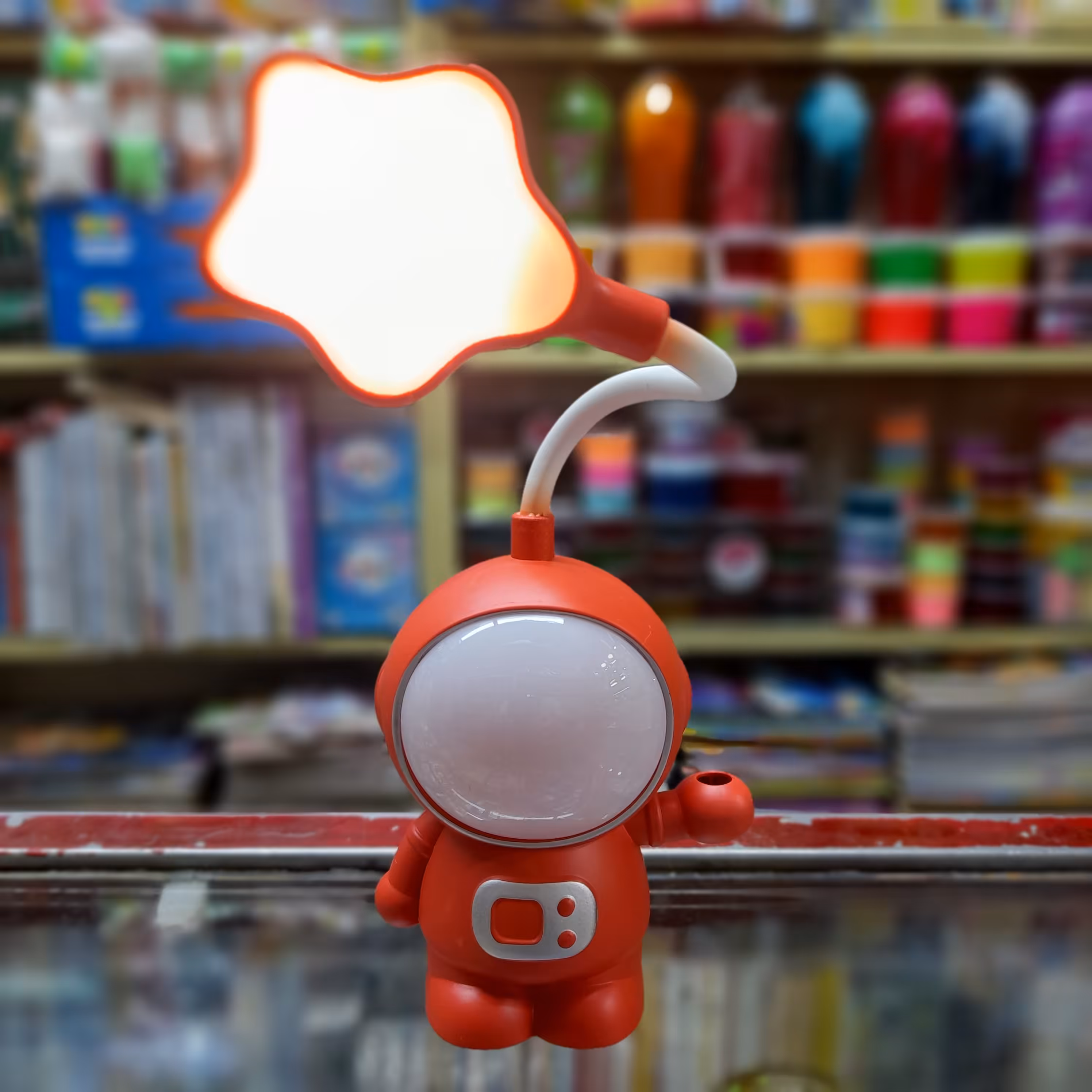 چراغ مطالعه فانتزی طرح فضانورد چراغ مطالعه 3 کاره چراغ خواب