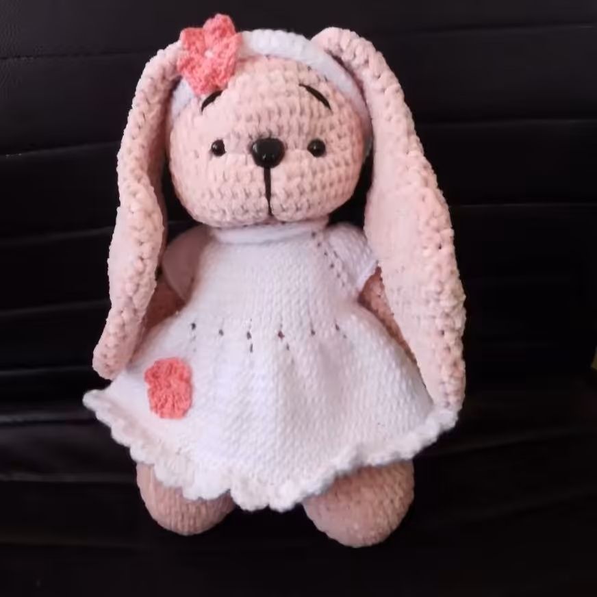 عروسک بافتنی خرگوش گوش دراز سایز 33 الی 35 سانتی متر وزن حدودی 120 گرم