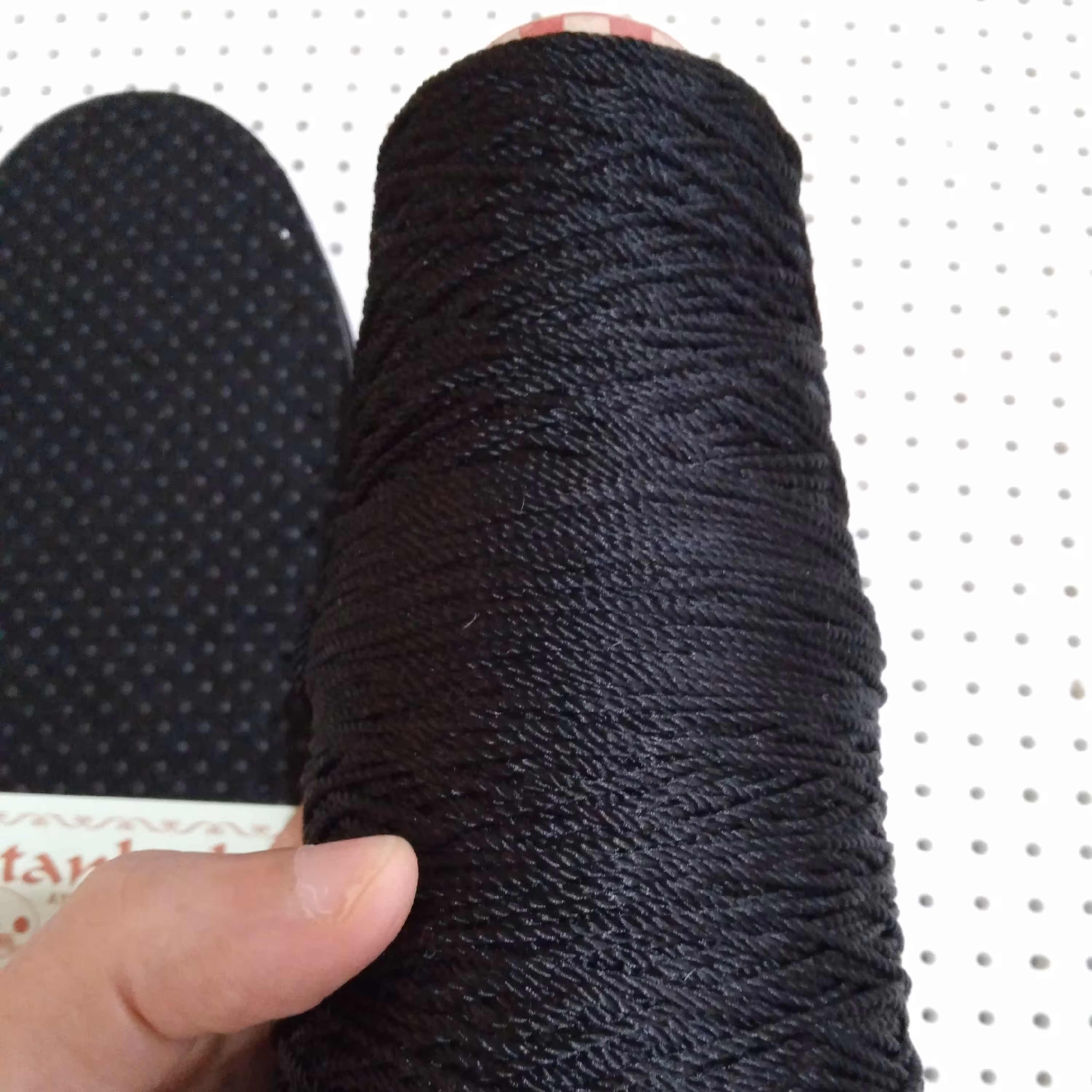 کلاف ابریشم مناسب بافت کفش 2 سوزنه هر کلاف 200گرم رنگ مشکی