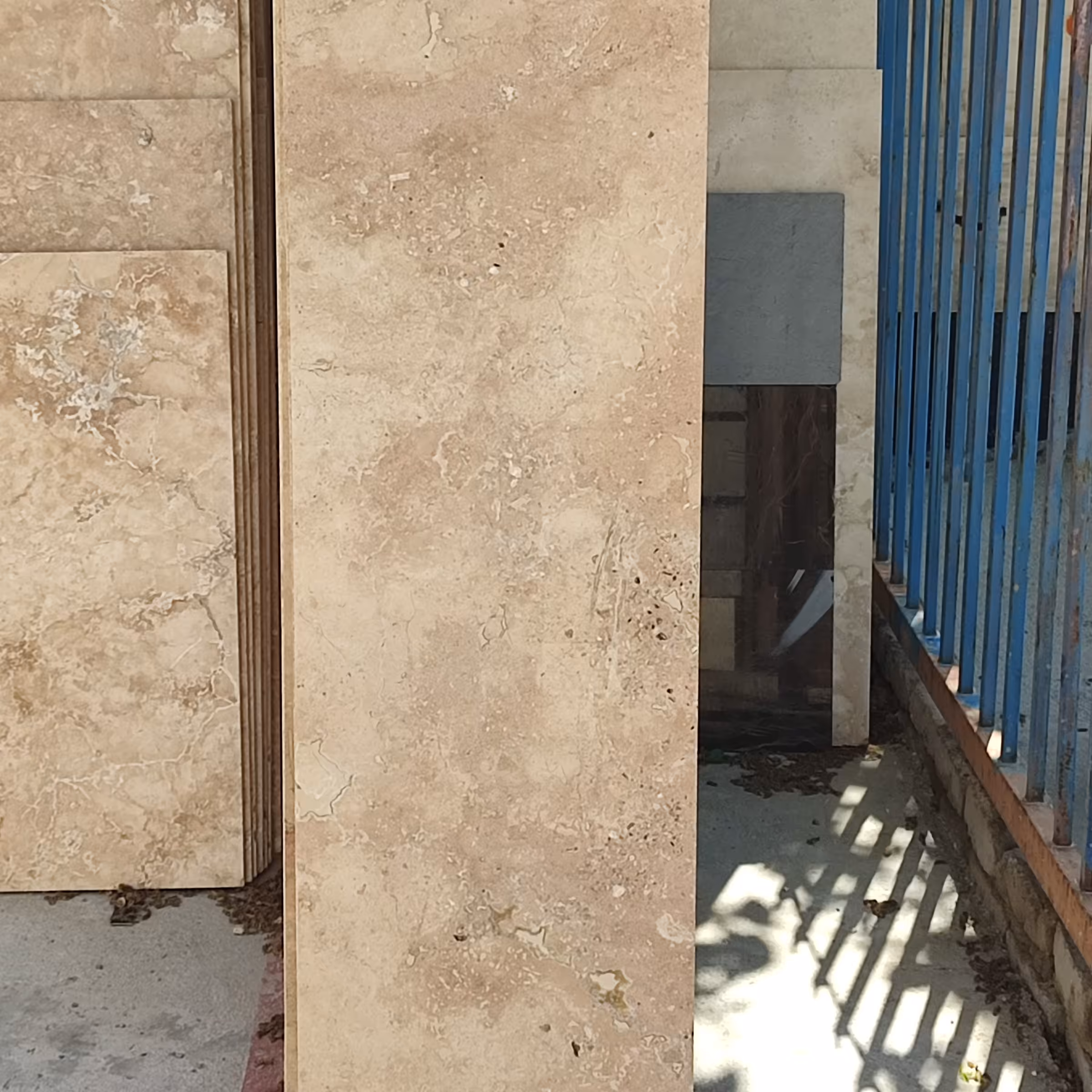 سنگ تراورتن تکاب سنگ تکاب درجه 2 تراورتن نما سنگ نما