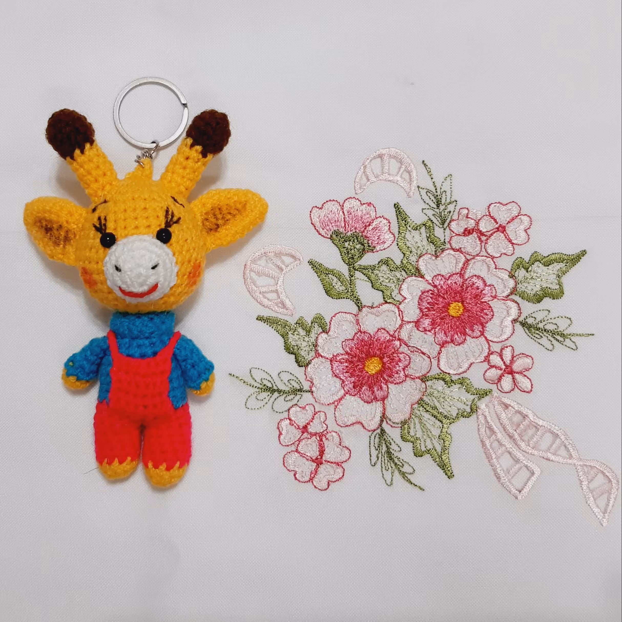 سرکلیدی بافتنی طرح زرافه