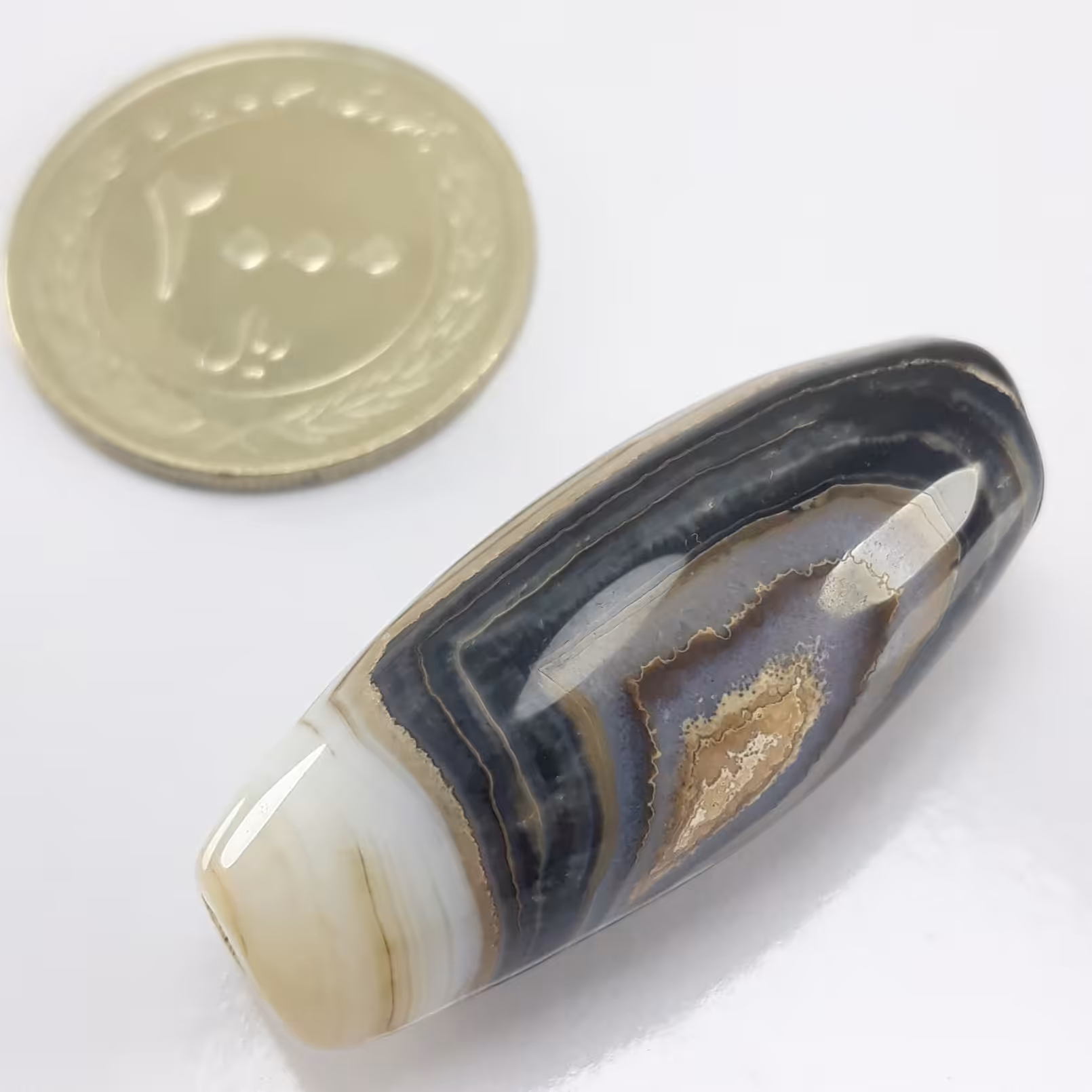 مهره عقیق سلیمانی کلکسیونی و معدنی بسیار خاص و کمیاب 