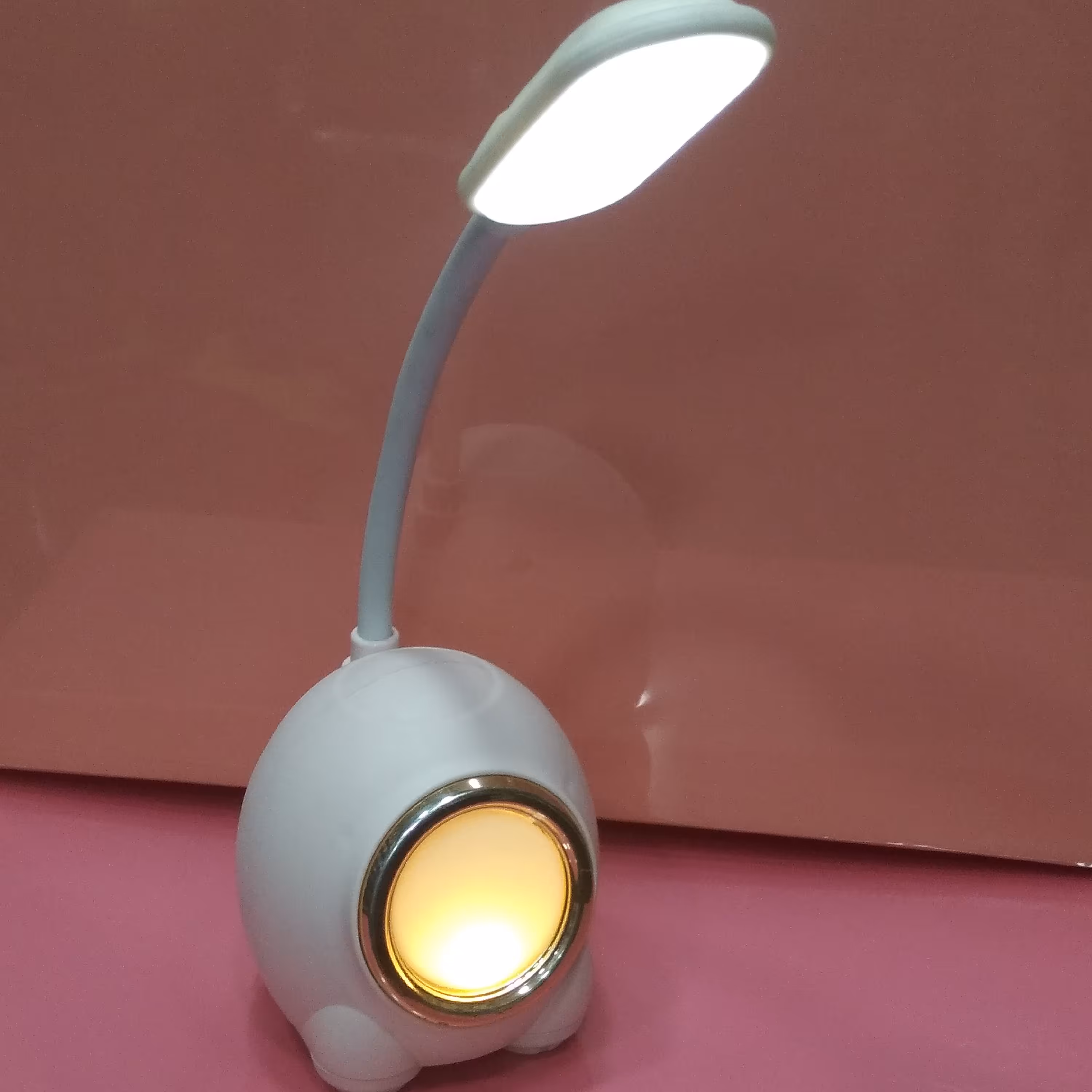 چراغ مطالعه