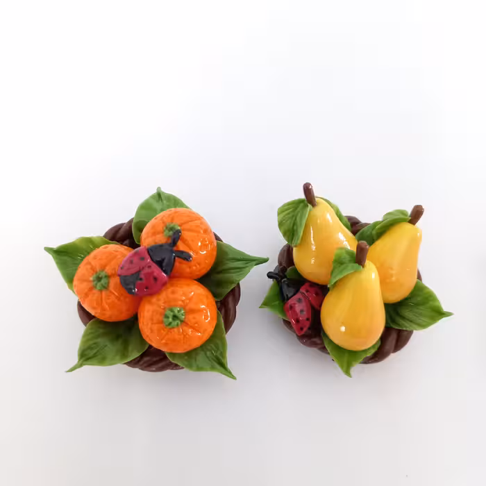 مگنت سبد  دو سبد باهم  ، جنس خمیر ایتالیایی، دستساز ،پشت کار آهن ربا نصب شده مناسب برای تزئین سطوح فلزی