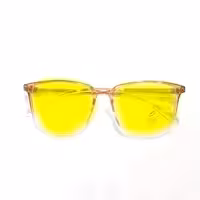 عینک  دید در شب و روز عدسی زرد پلاریزد  وuy400  کاملن استاندارد مناسب آقایان و بانوان 