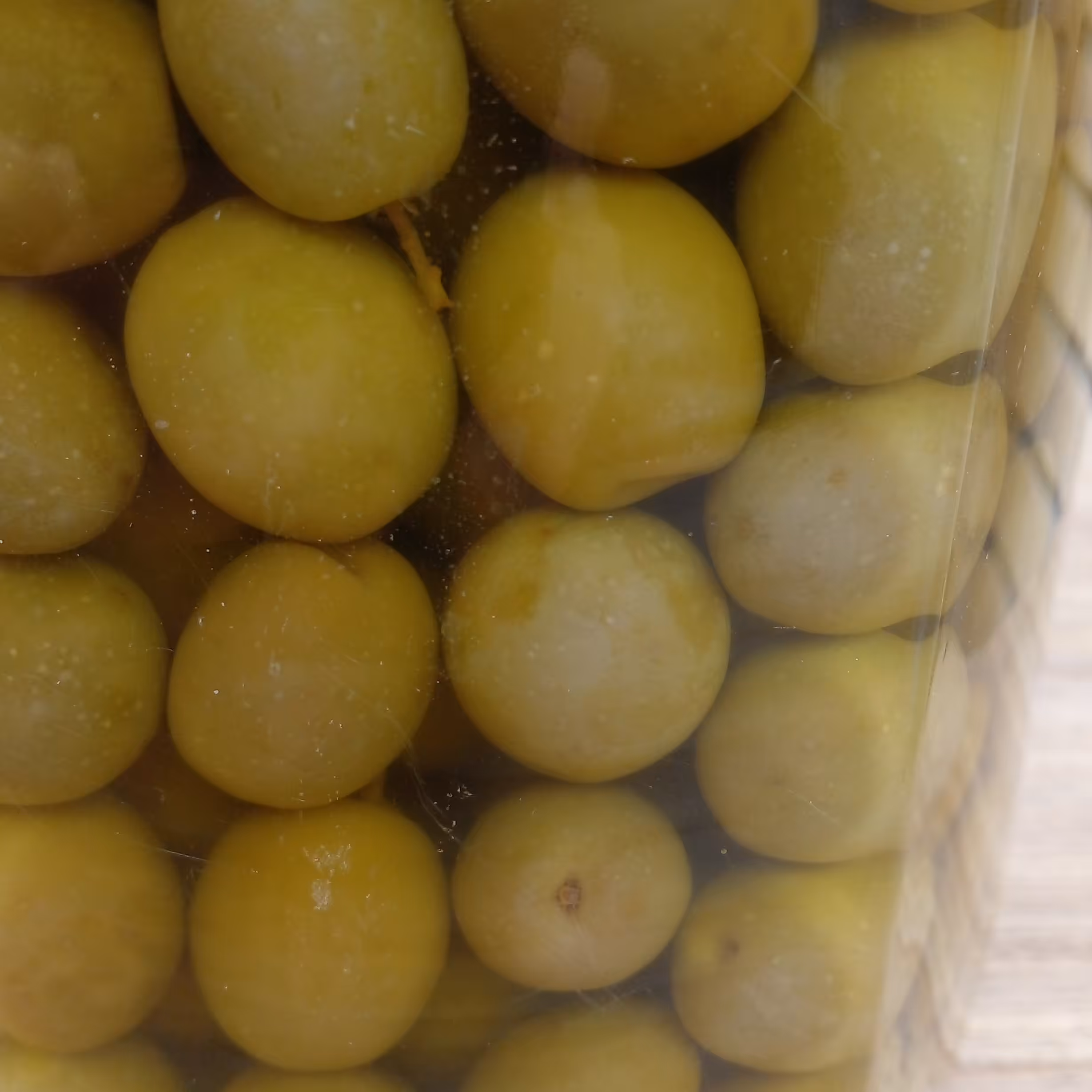 زیتون شور تازه شمال اکثرا درشت کم نمک پرچرب 