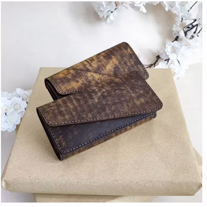 کیف پول چرم طبیعی، دوطبله، چرم شتری، دستدوز، ارسال رایگان، رنگ دارچینی تیره