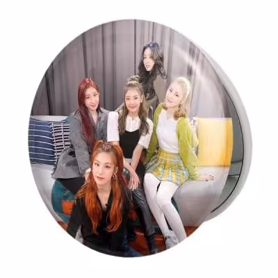 آینه جیبی خندالو طرح گروه ایتزی ITZY مدل تاشو کد 12459