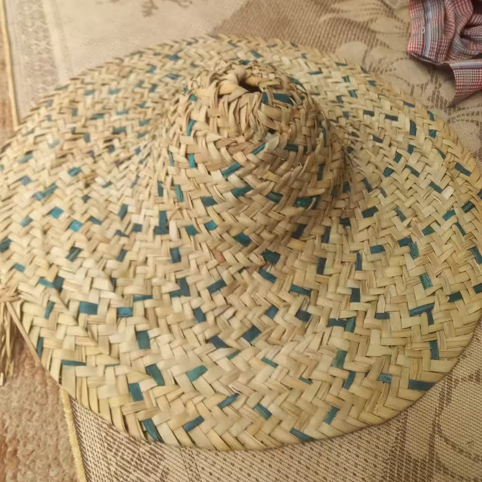 کلاه حصیری بافتنی