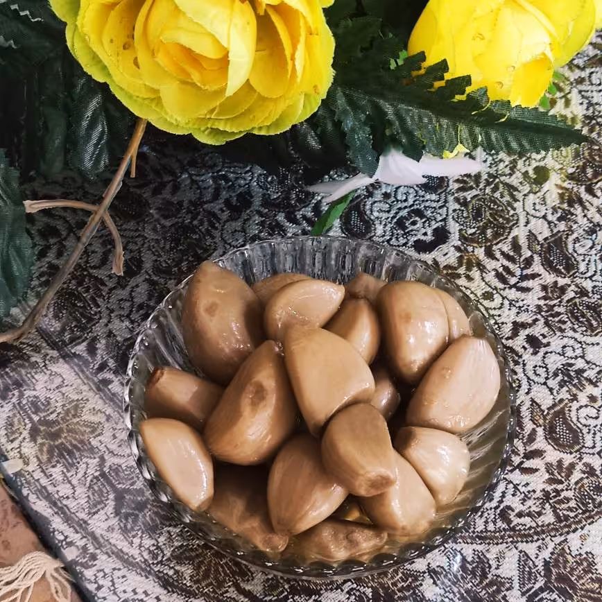 ترشی سیر دون شده 10 ساله 