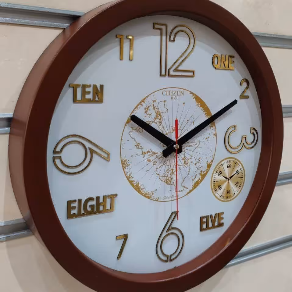 ساعت دیواری سیتیزنRsگردشماره مولتی برجسته سایز 38 موتور آرامگرد قهوهای طرح چوب رنگبندی سفید طوسی مشکی قهوهای