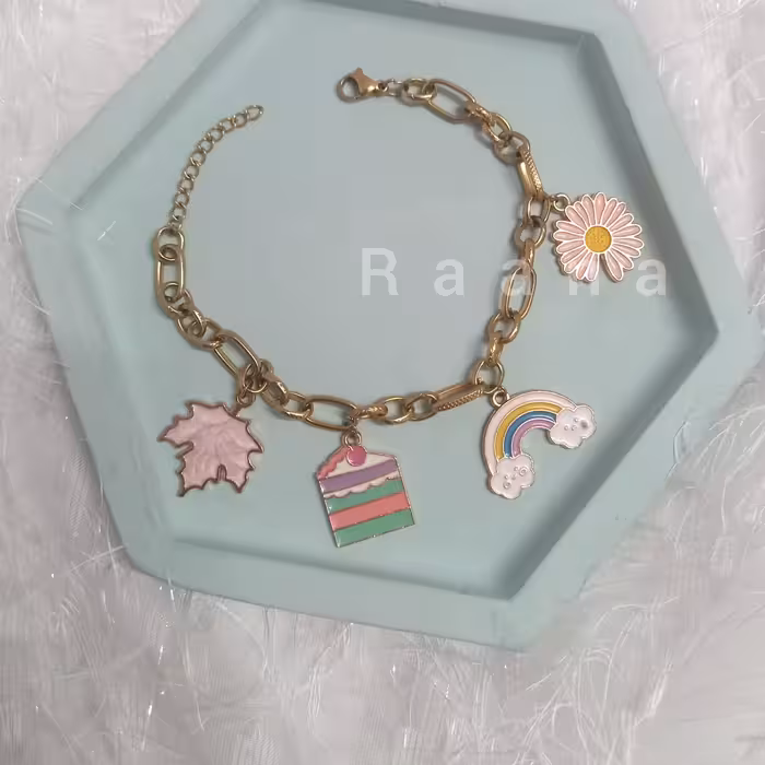 دستبند فانتزی آویز دار 