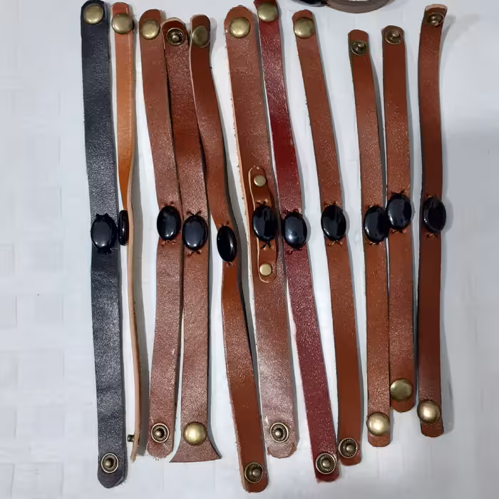 دستبندچرم وزیبا