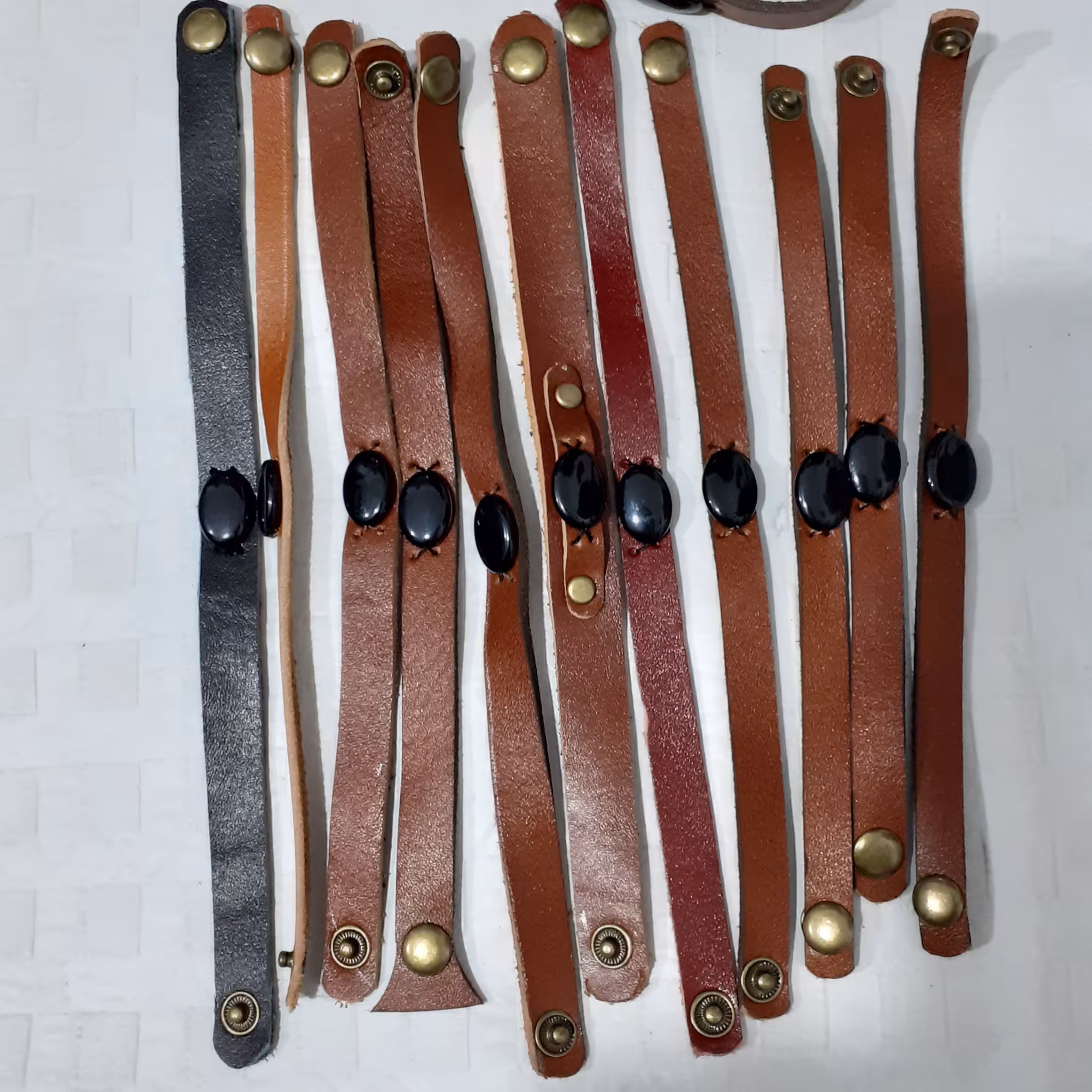 دستبندچرم وزیبا