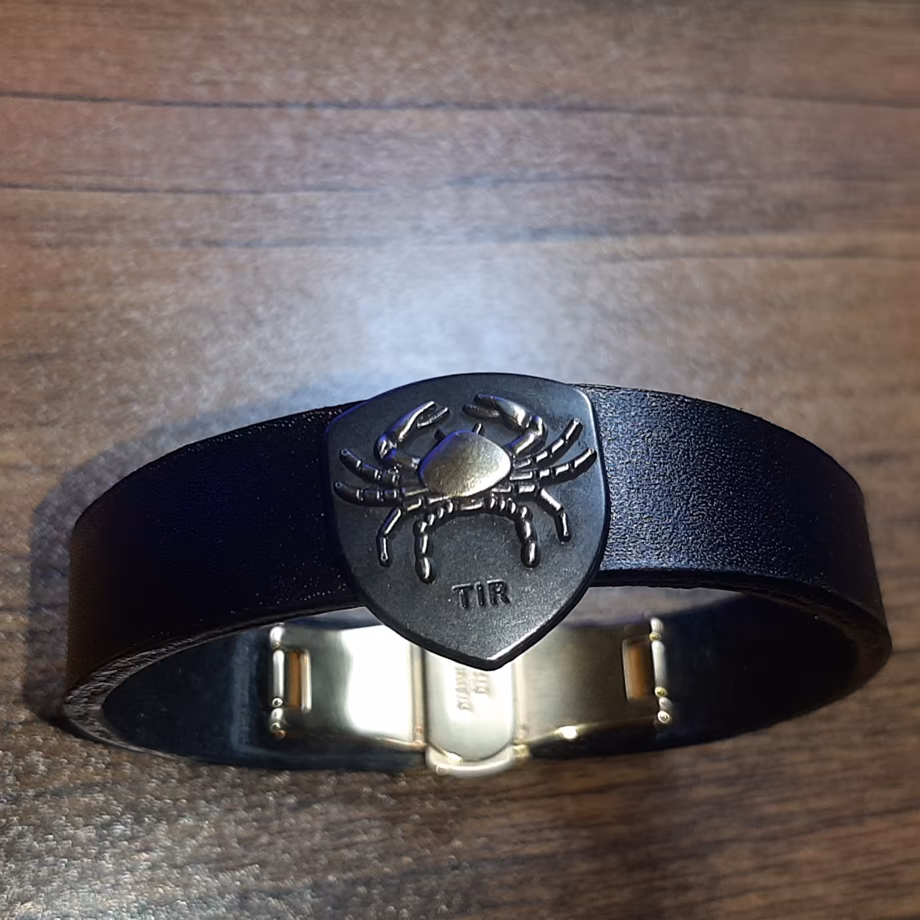 دستبند چرم طبیعی گاوی  مدل ds210 