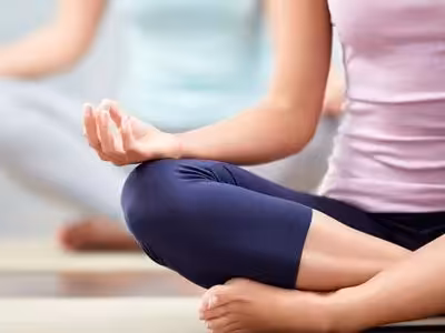 کلاس های یوگا برای خانم ها در باشگاه تخصصی یوگا اشراق با تخفیف ویژه