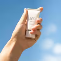 کرم ضدآفتاب بی‌رنگ SPF50 پیشرفته و محافظ نوایج NovAge(30 میل)