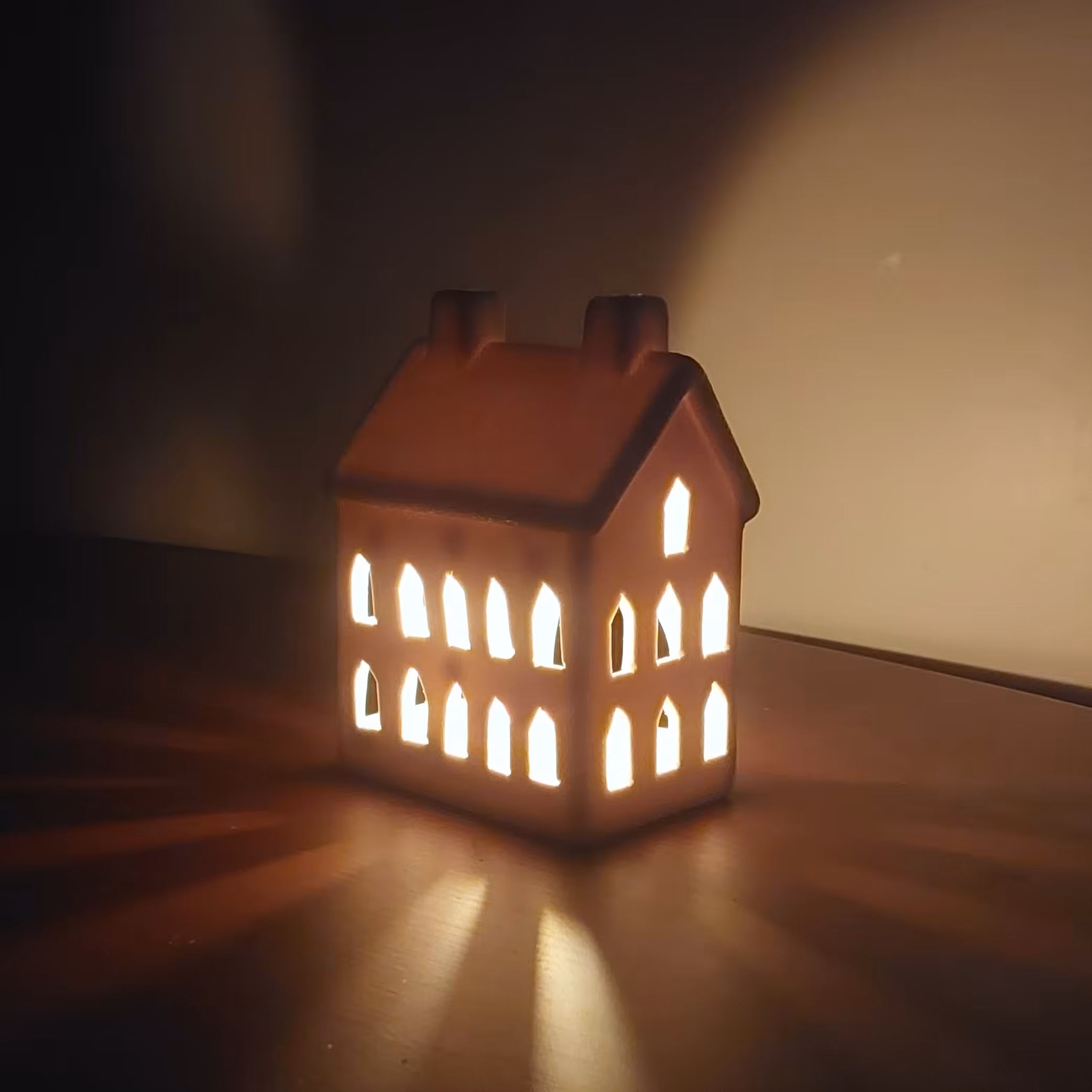 کلبه سرامیکی وارمر خور جا شمعی سرامیکی سفید جا شمعی سرامیکی کلبه 