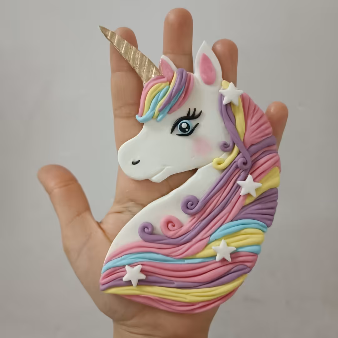 تاپر فوندانتی یونیکورن ویژه تزئین کیک و دسر  و کاپ کیک .ارتفاع 10سانت 