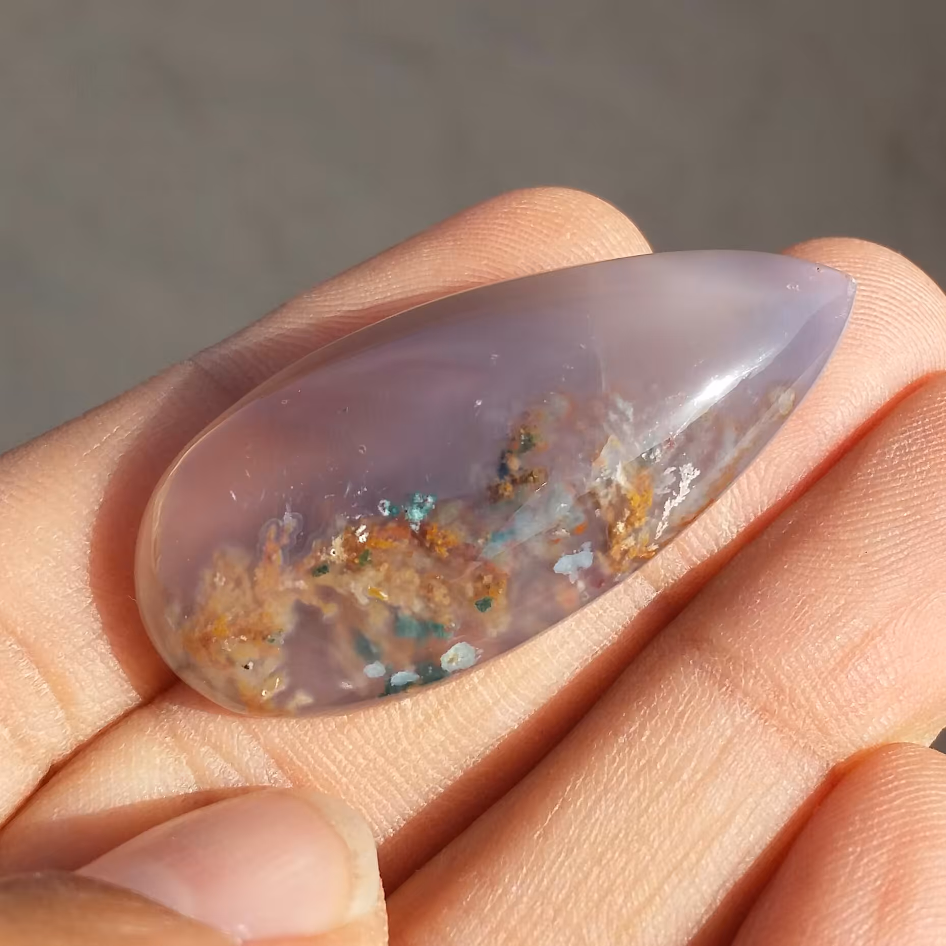 نگین شجر شکوفه با شجرهای بسیار واضح  نگینی بی نظیر و زیبا و خوش رنگ و تراش فانتزی کد 10226