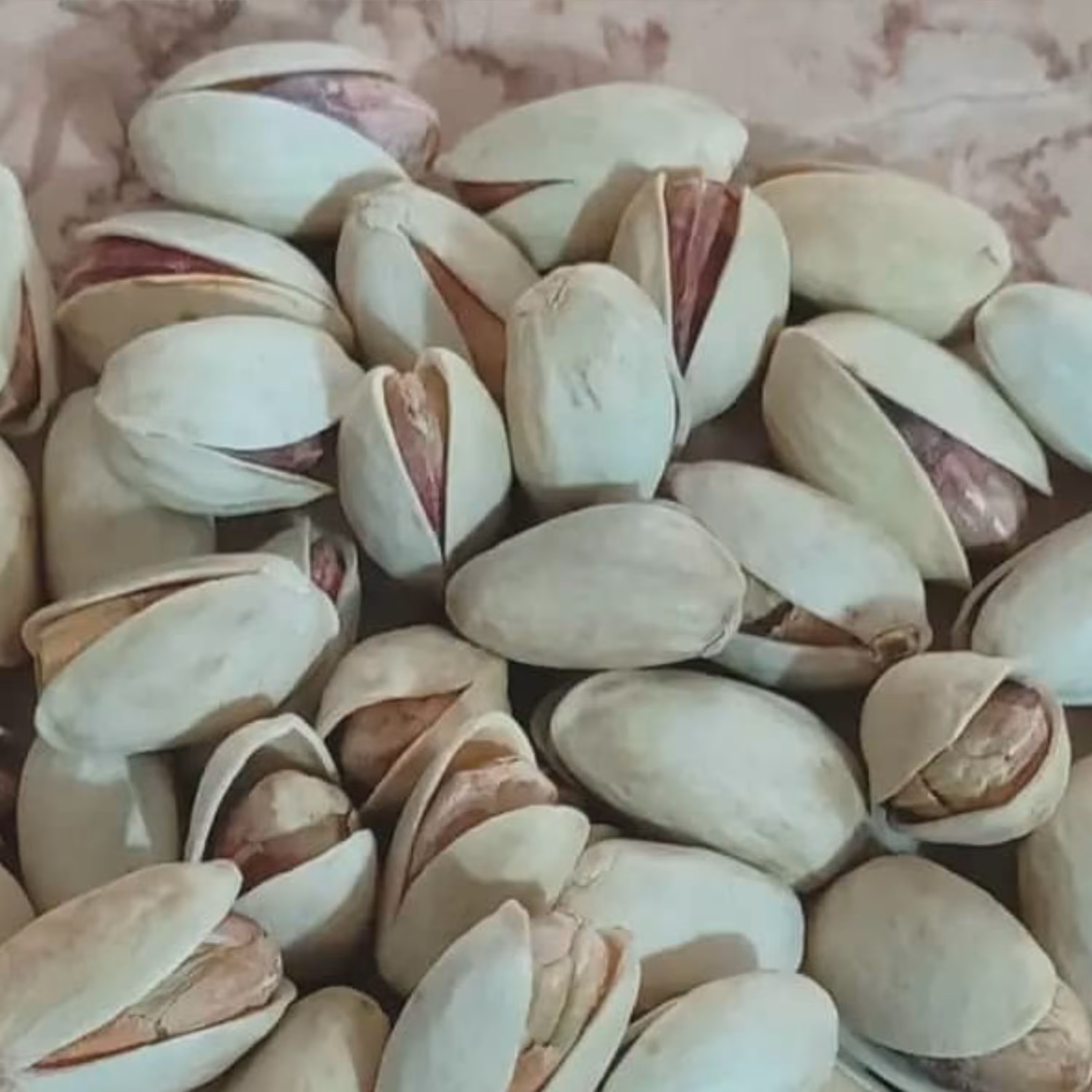 پسته احمد آقایی